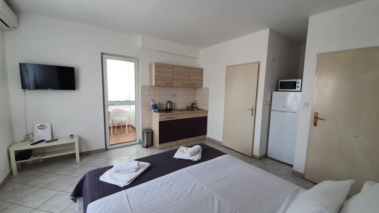 Batkoski Apartments Pag Town Zewnętrze zdjęcie