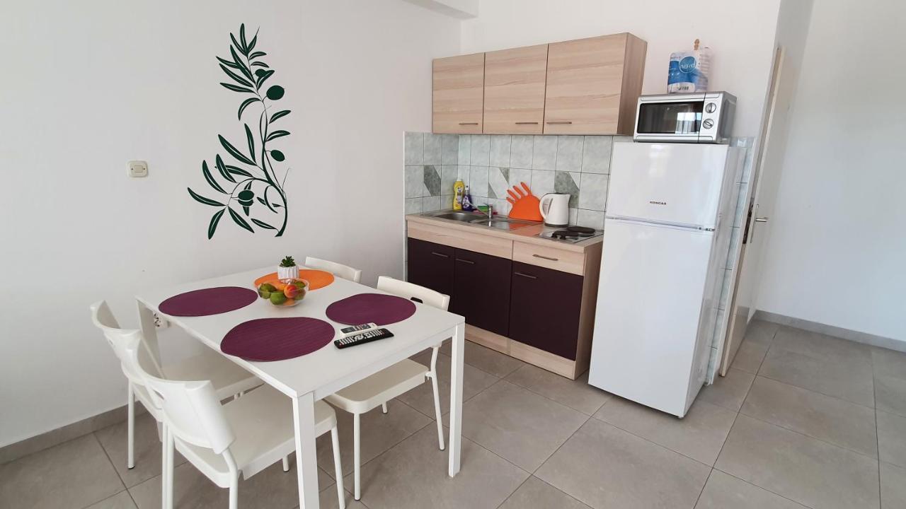 Batkoski Apartments Pag Town Zewnętrze zdjęcie