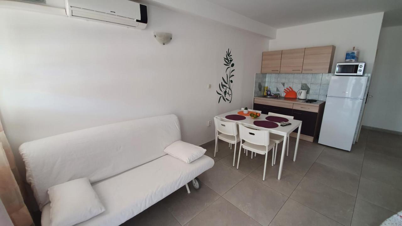 Batkoski Apartments Pag Town Zewnętrze zdjęcie