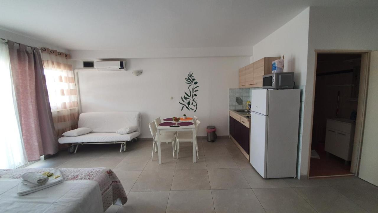 Batkoski Apartments Pag Town Zewnętrze zdjęcie