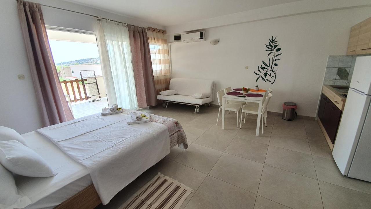 Batkoski Apartments Pag Town Zewnętrze zdjęcie