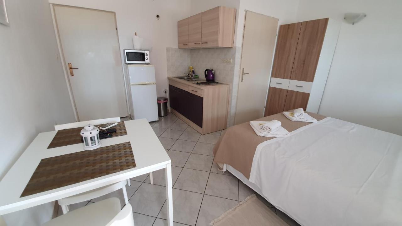 Batkoski Apartments Pag Town Zewnętrze zdjęcie