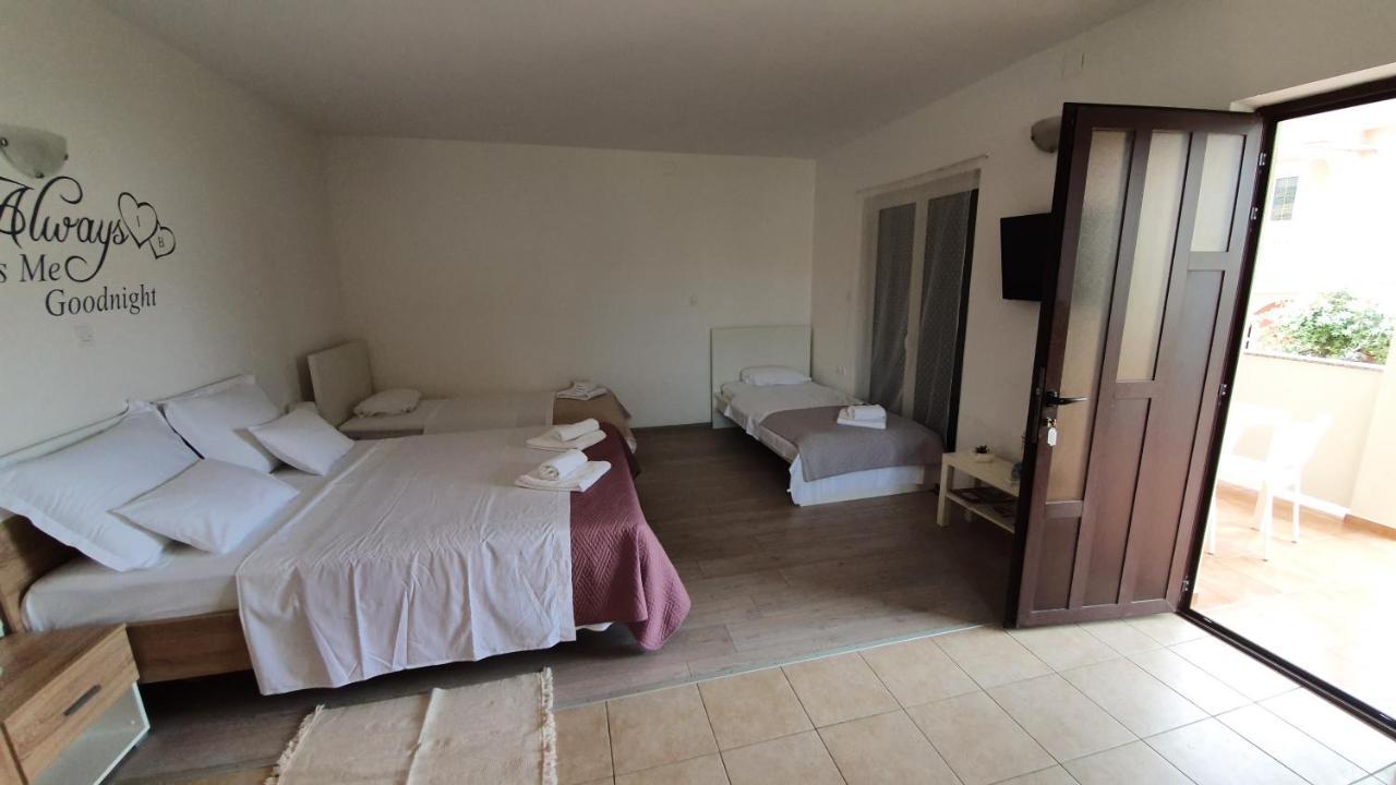 Batkoski Apartments Pag Town Zewnętrze zdjęcie