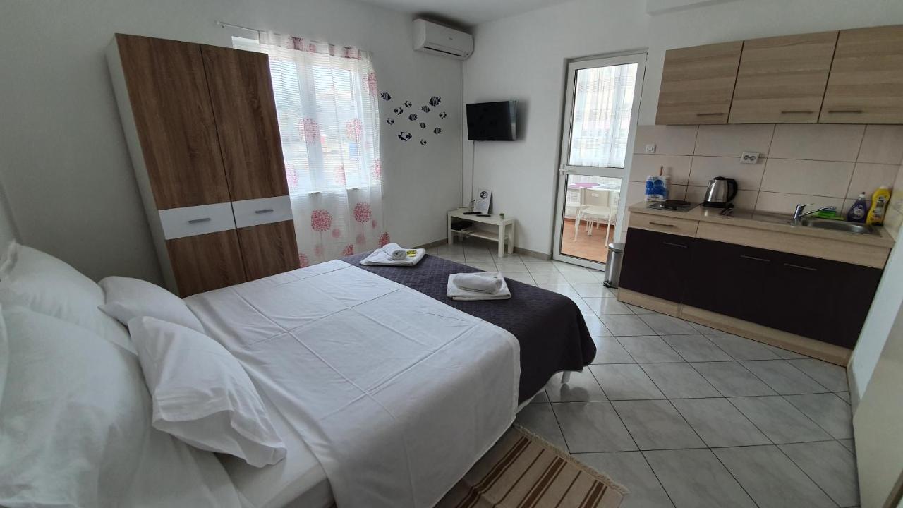 Batkoski Apartments Pag Town Zewnętrze zdjęcie