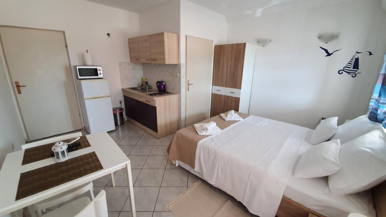 Batkoski Apartments Pag Town Zewnętrze zdjęcie