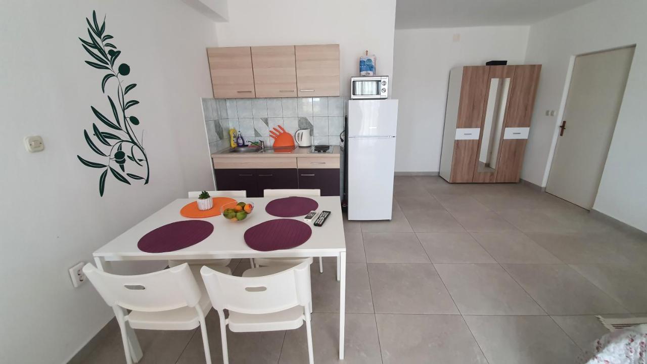 Batkoski Apartments Pag Town Zewnętrze zdjęcie