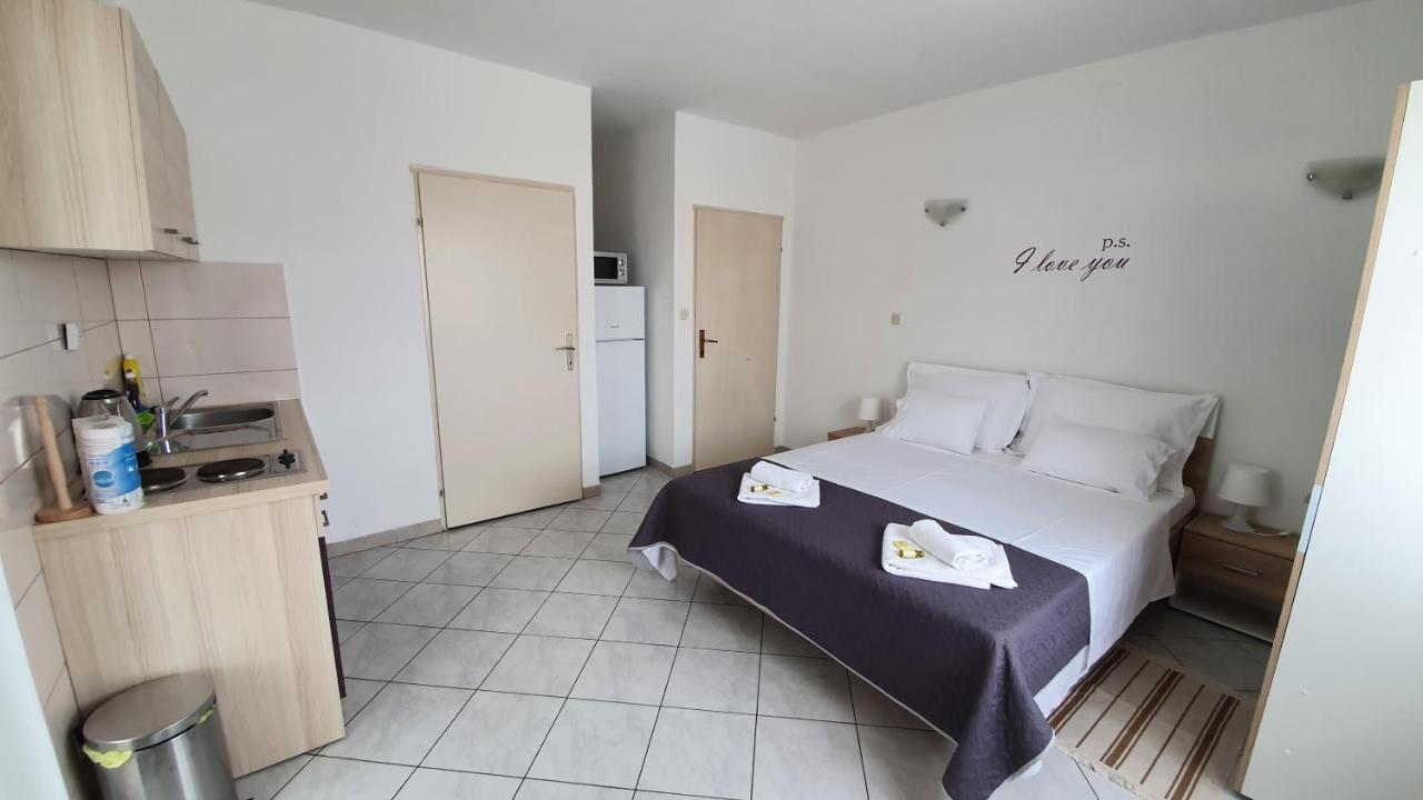 Batkoski Apartments Pag Town Zewnętrze zdjęcie