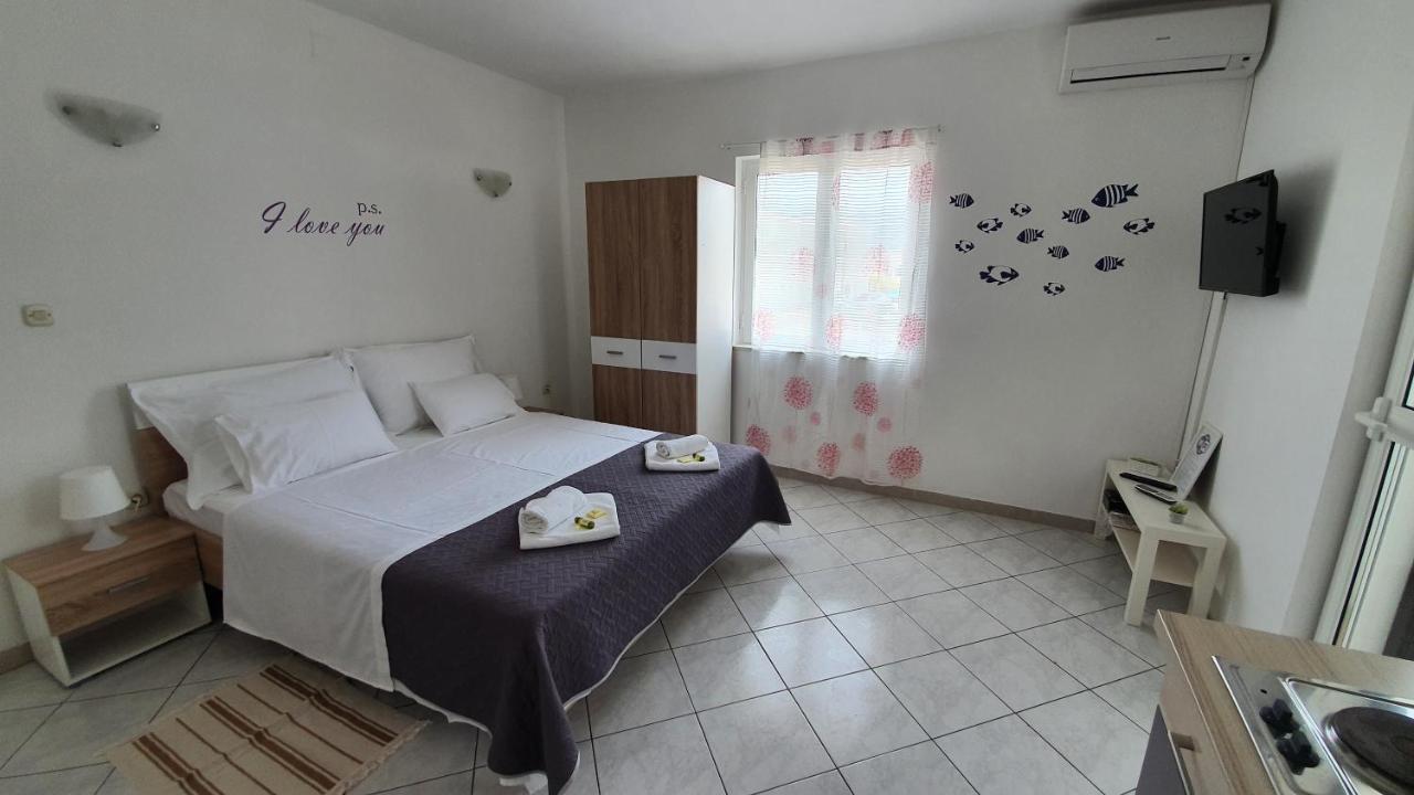 Batkoski Apartments Pag Town Zewnętrze zdjęcie