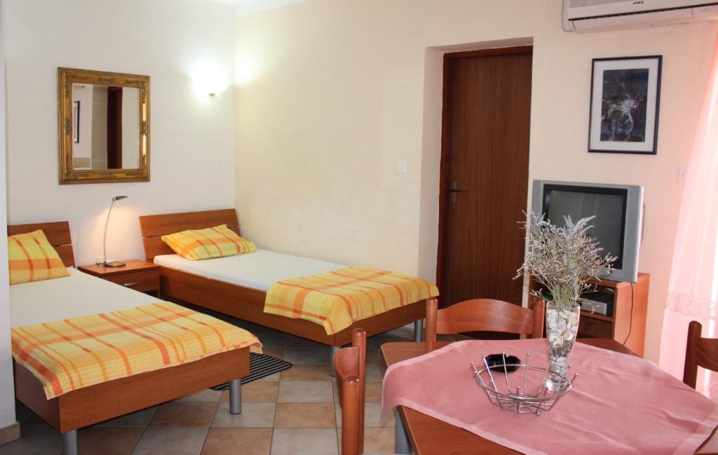 Batkoski Apartments Pag Town Zewnętrze zdjęcie