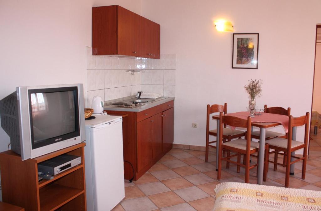Batkoski Apartments Pag Town Zewnętrze zdjęcie