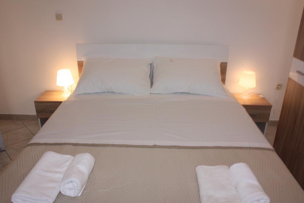 Batkoski Apartments Pag Town Zewnętrze zdjęcie