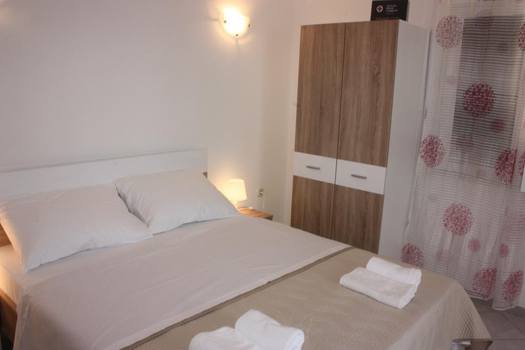 Batkoski Apartments Pag Town Zewnętrze zdjęcie